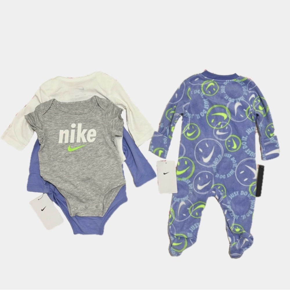 NWT Nike 4 Piece Baby Girl 3/6 Months Onesies & Sleeper Set